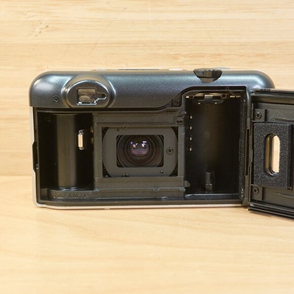 Vintage Konica Zoom FR735 R Point and Shoot 35mm Film Camera / Tested & Working - Picture 8 of 8